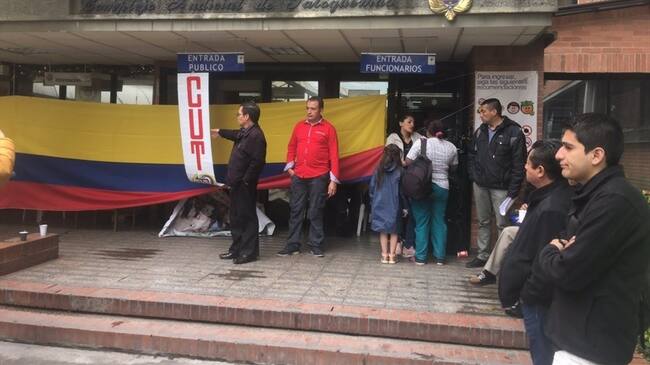 Los sindicatos permanecerán en cese de actividades hasta reunirse con directivas del Consejo Superior de la Judicatura. Foto: Laura Palomino