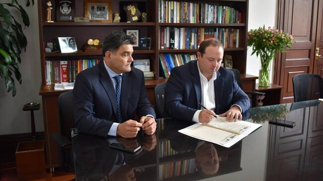 Proyecto de ley busca mejorar condiciones de soldados profesionales e infantes de marina. Foto: Prensa senador Fernando Araújo