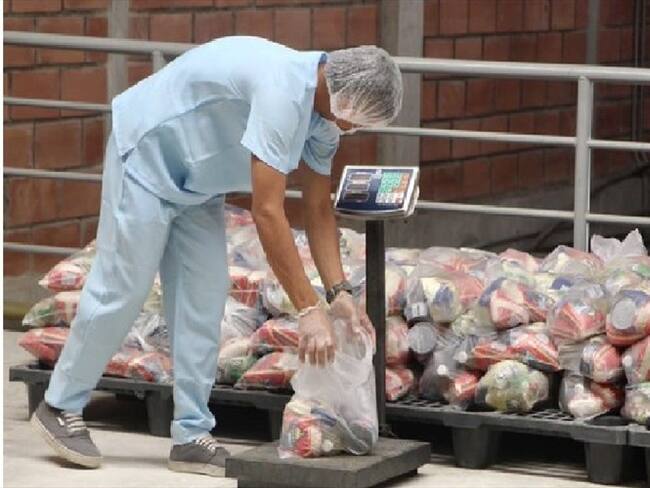 Por las actuales circunstancias el PAE no será ejecutado con alimentos preparados en escuela. Se entregarán paquetes de alimentos y bonos canjeables. Foto: Cortesía