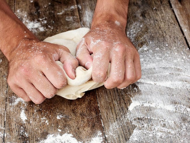 Un colombiano es el ángel de los panaderos en Ucrania