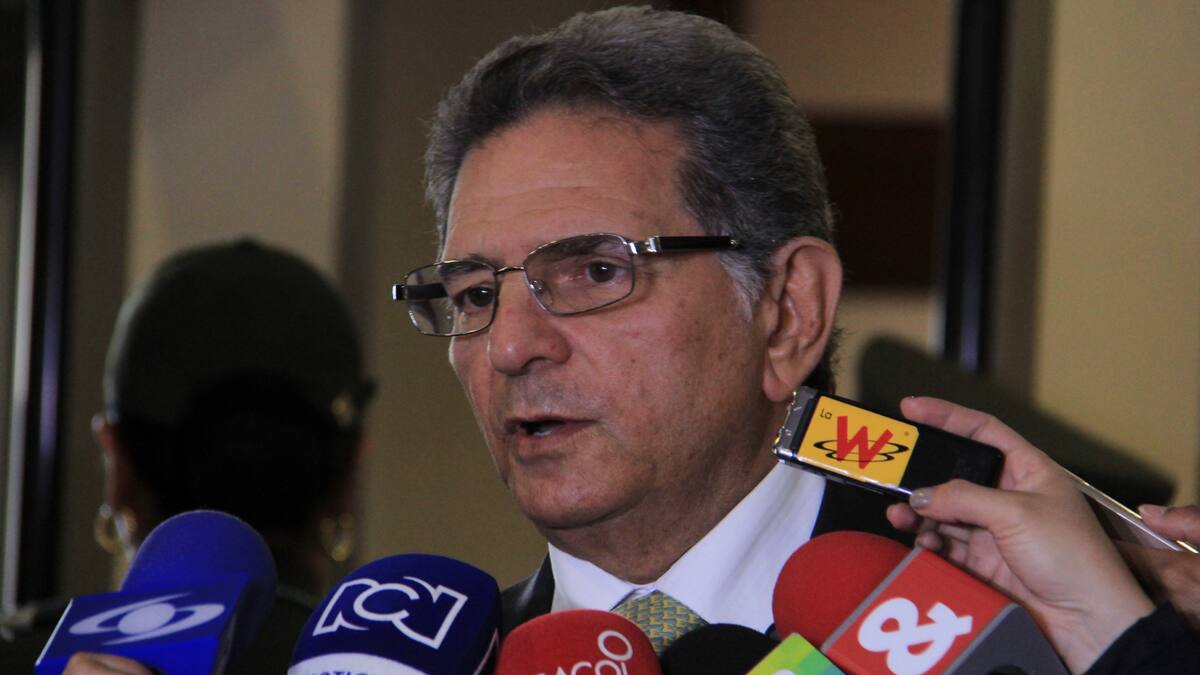 JEP readmite al exsenador Julio Manzur tras aceptar que favoreció a los “paras”