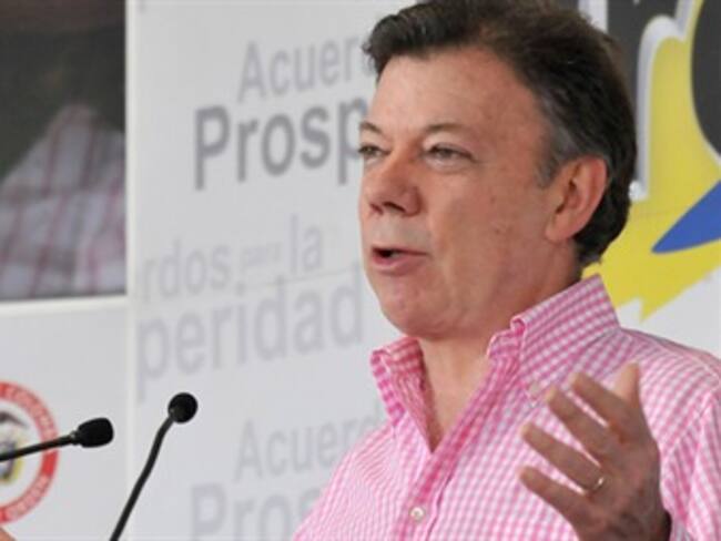 Las Farc son responsables del atentado a instalaciones de Caracol Radio: Presidente Santos