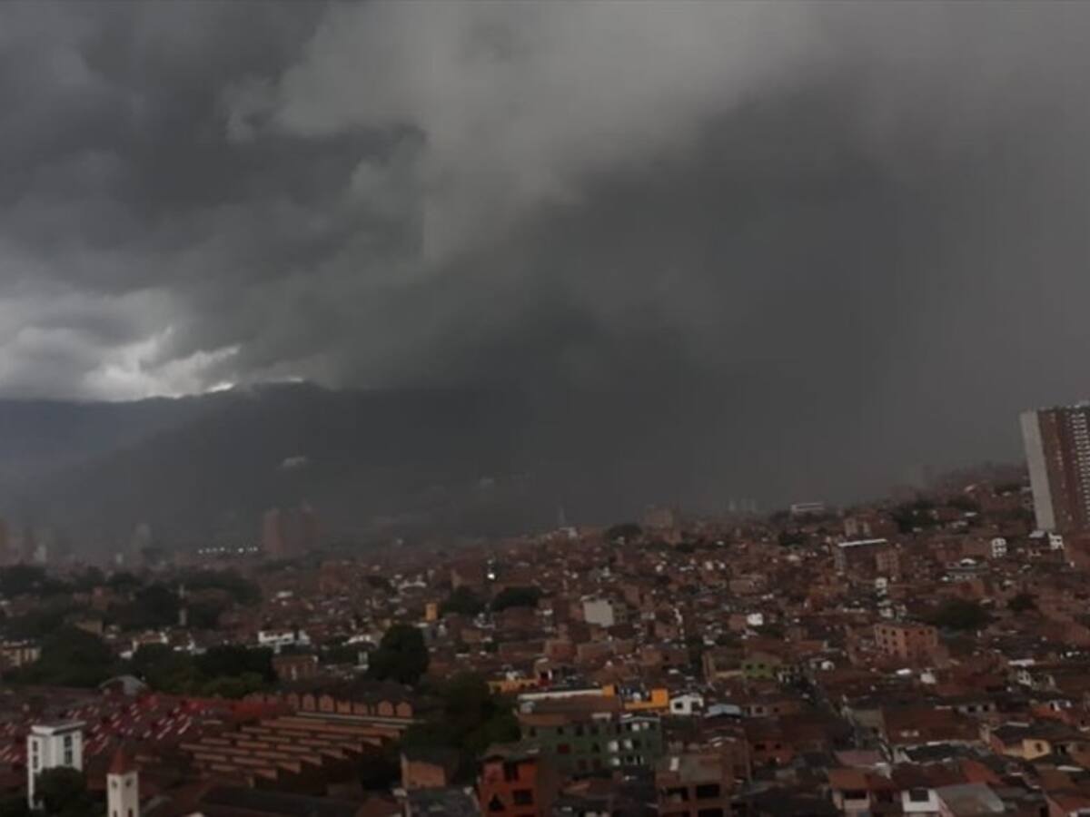 Lluvias colapsaron movilidad en el Valle de Aburrá