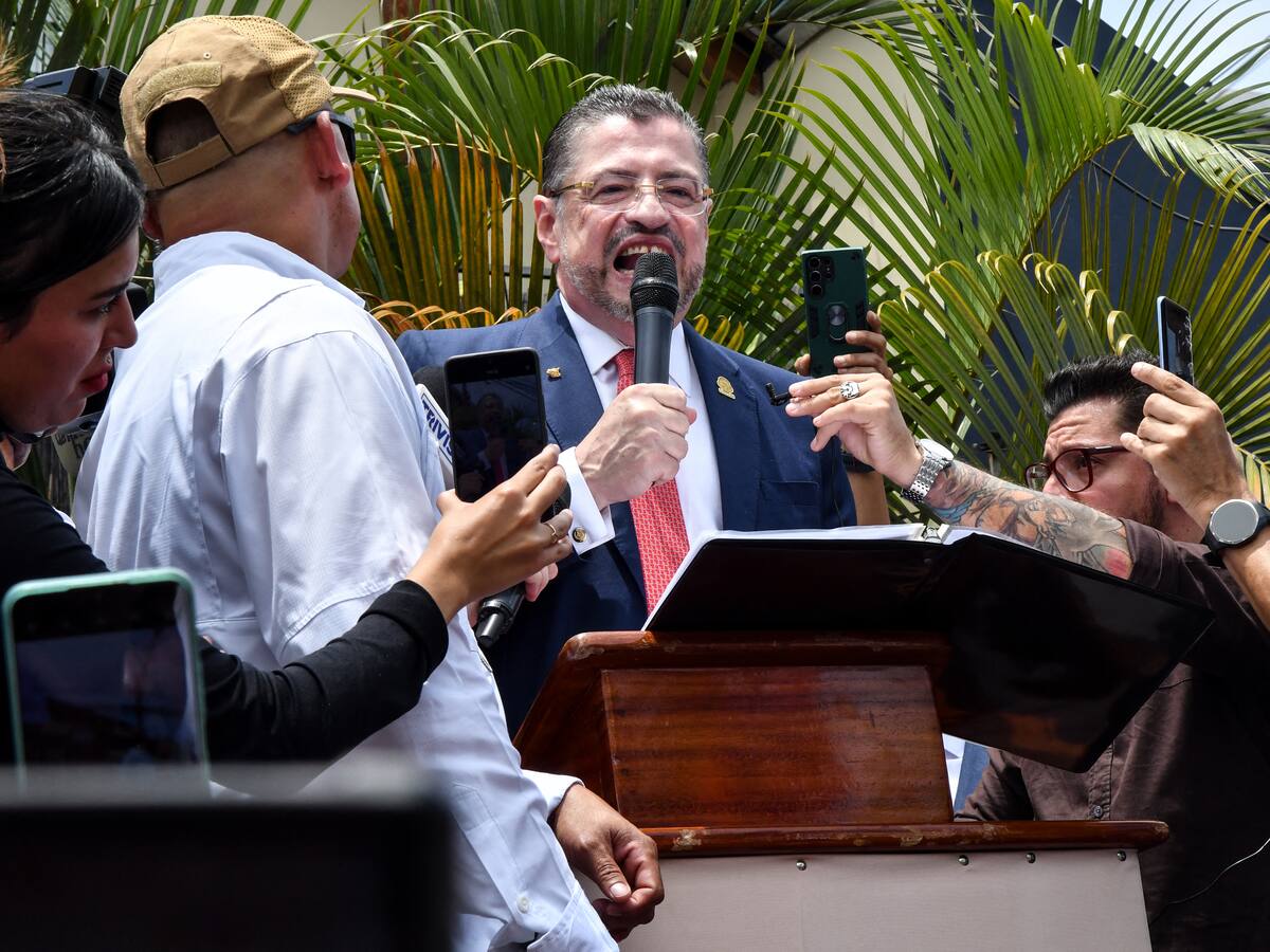 Presidente de Costa Rica fue acusado por concusión en manejo de fondos del BCIE