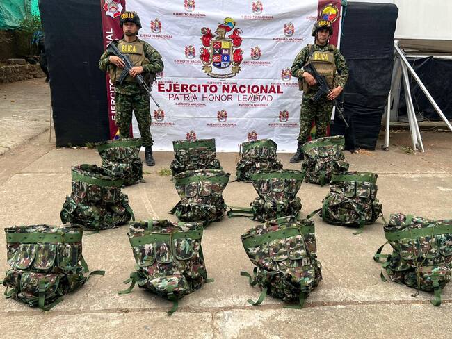 Este material, que es de uso exclusivo de las Fuerzas Militares, estaba siendo transportado sin la debida autorización. Crédito: Ejército Nacional.