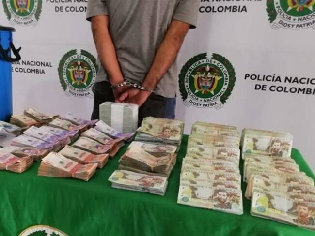 La Policía de Manizales logró capturar a una persona que habría hurtado 80 millones de pesos de un reconocido supermercado de la ciudad. Foto: Policía Manizales