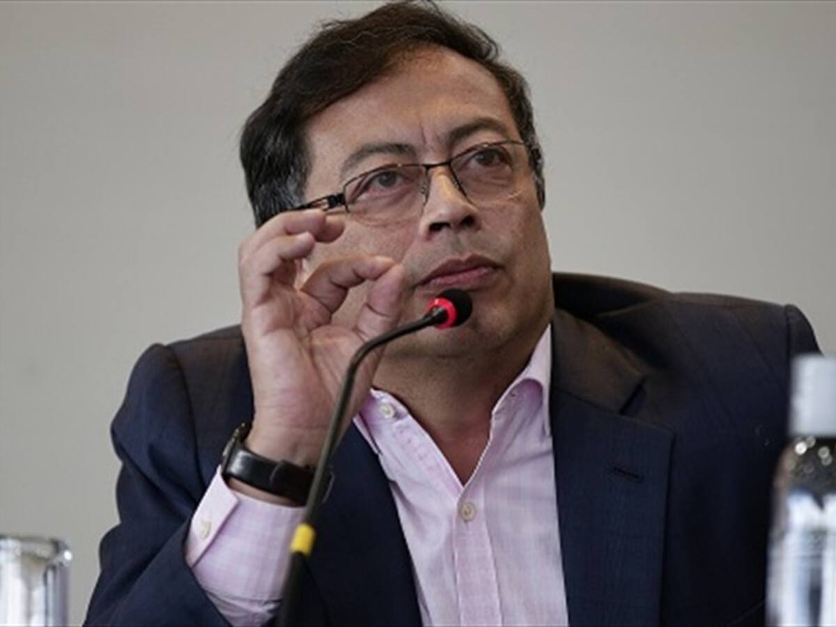 Gustavo Petro pide alistar lotes con títulos saneados para construir universidades