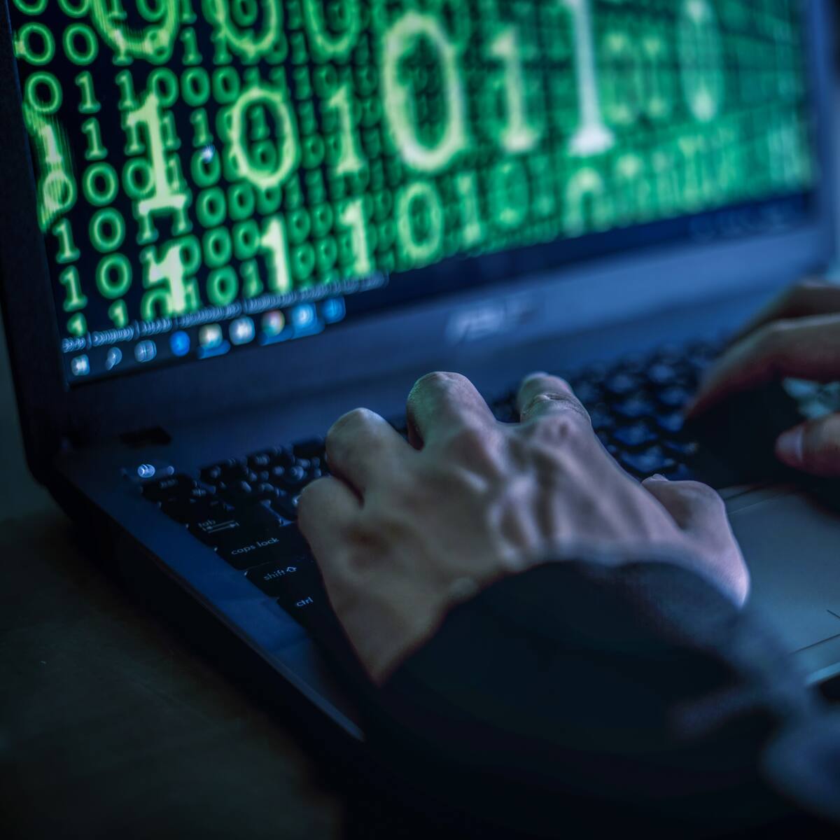 Denuncian estafa piramidal de criptomonedas y trading que surgió en el Ejército Nacional
