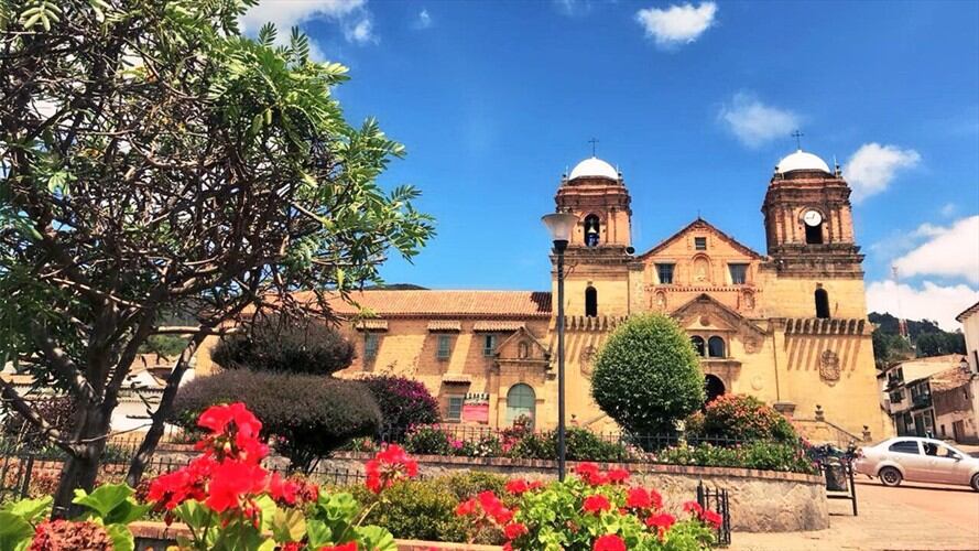 El alcalde Oswaldo Pérez, reconoció qué decidió cerrar el hotel y aislar a los dos empleados por la alarma que hay en el mundo. Foto: Alcaldía Monguí