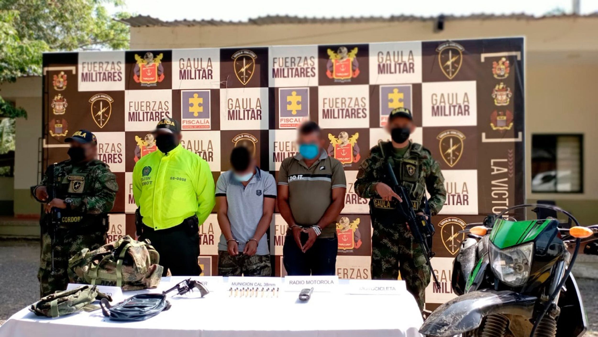 Capturan a dos presuntos integrantes del Clan del Golfo en Tierralta. Foto: Ejército.