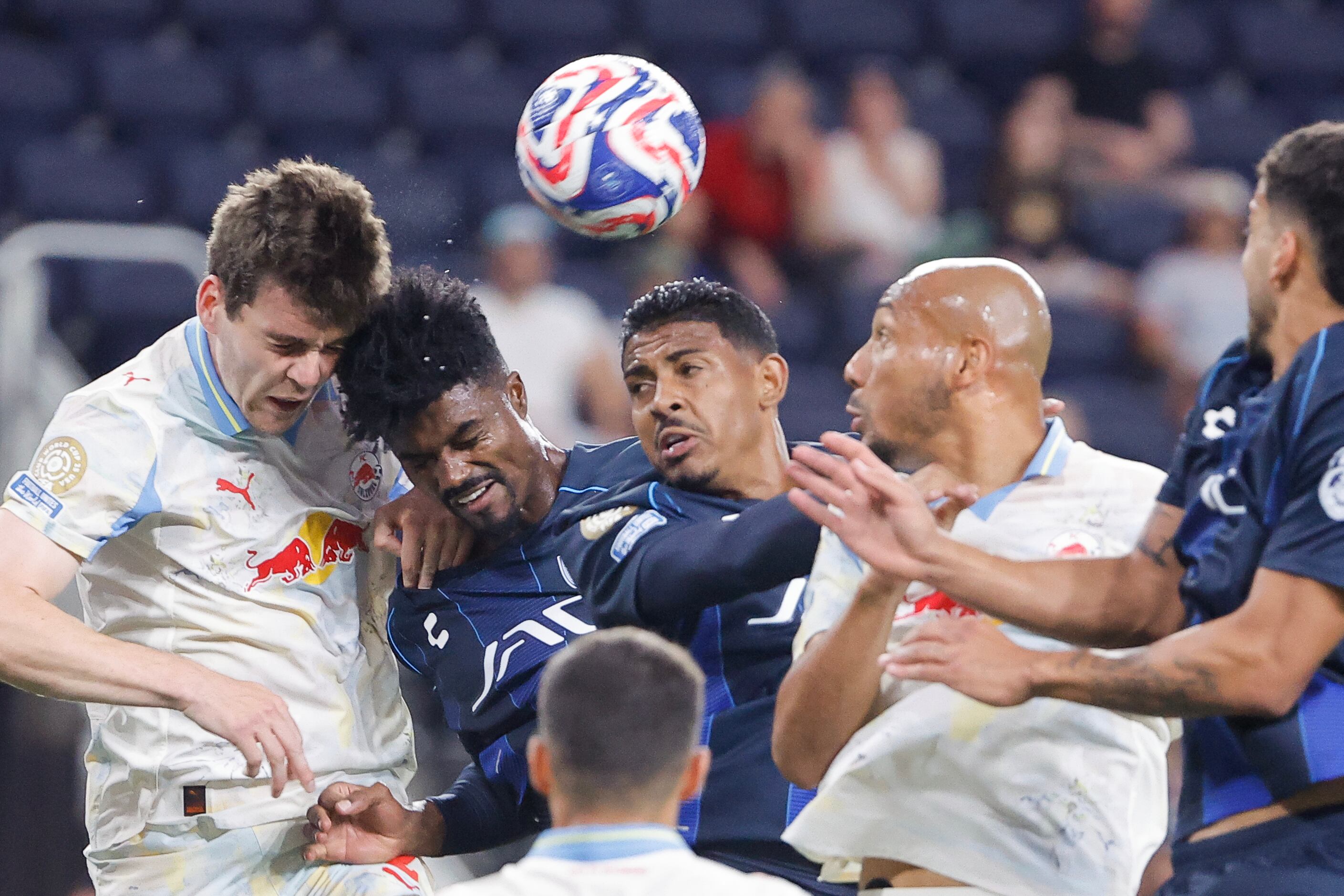 Pachuca tuvo un amargo debut en el Mundial de Clubes y perdío 2-1 ante el RB Salzbrgo. EFE/ Juan Ignacio Roncoroni