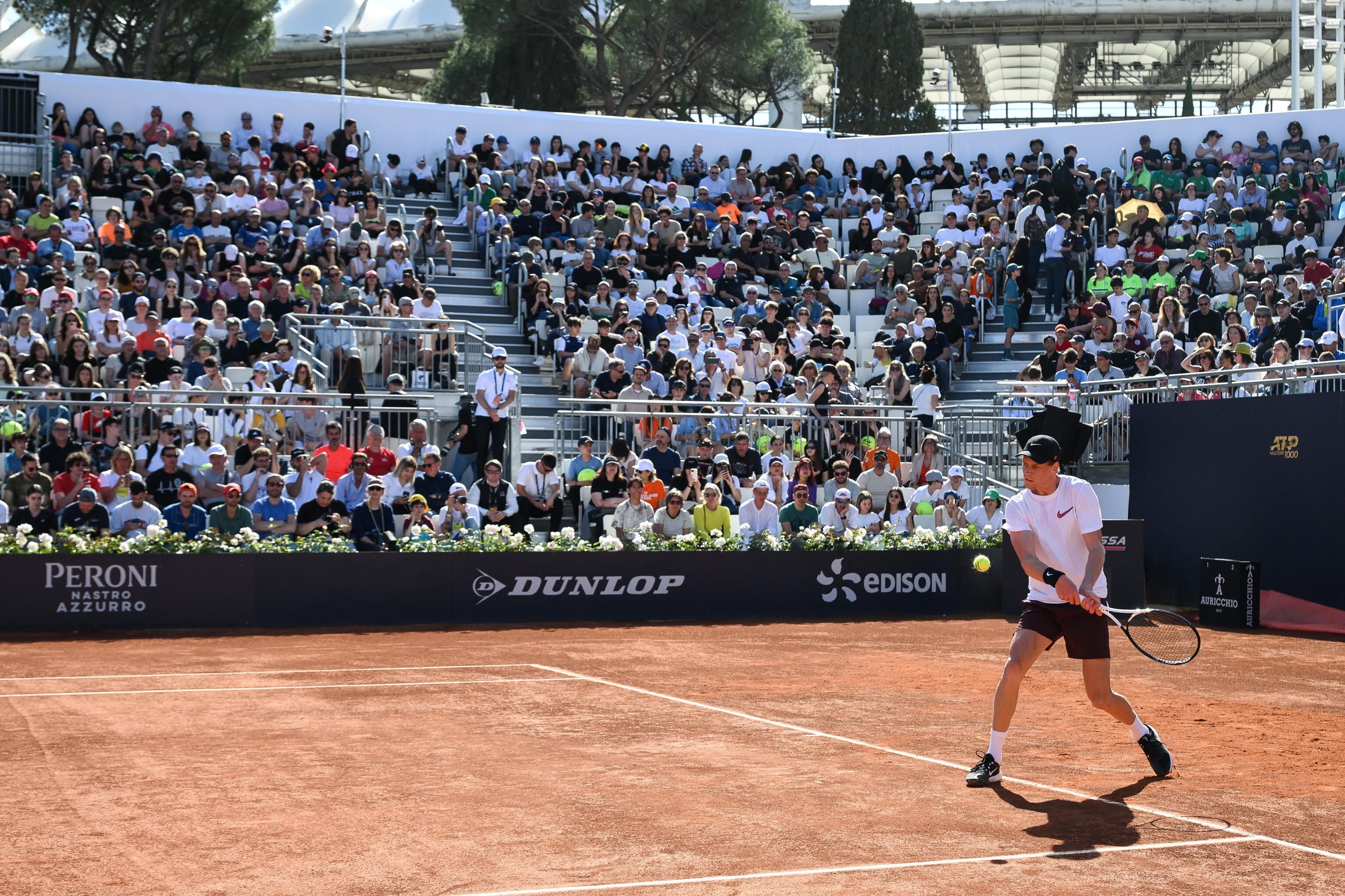 Jannik Sinner entrenando en Roma. Foto: EFE/EPA/ALESSANDRO DI MEO