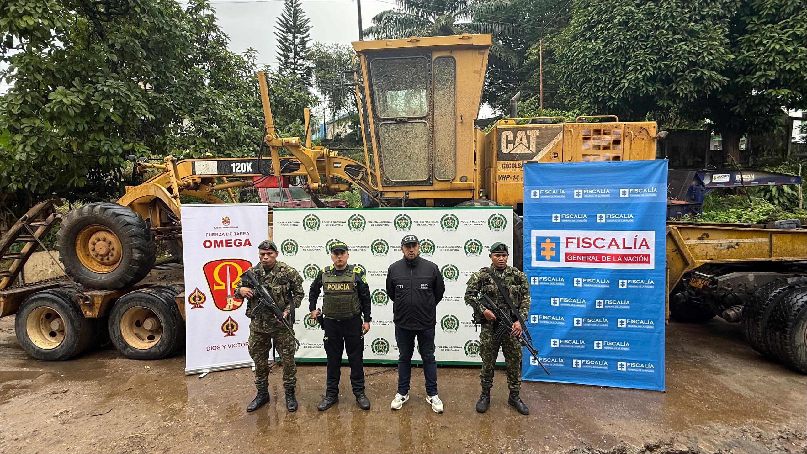 Ejercito recupera motoniveladora hurtada en el Caquetá. Foto: Suministrada