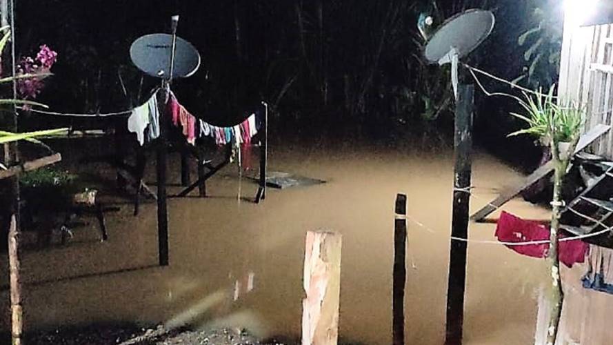 Varias veredas se encuentran totalmente inundadas. Crédito: Arbey Núñez.