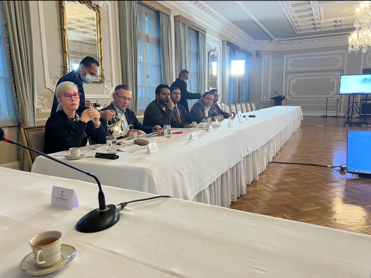 El articulado no corresponde a lo acordado: Efraín Cepeda ante texto de reforma a la salud