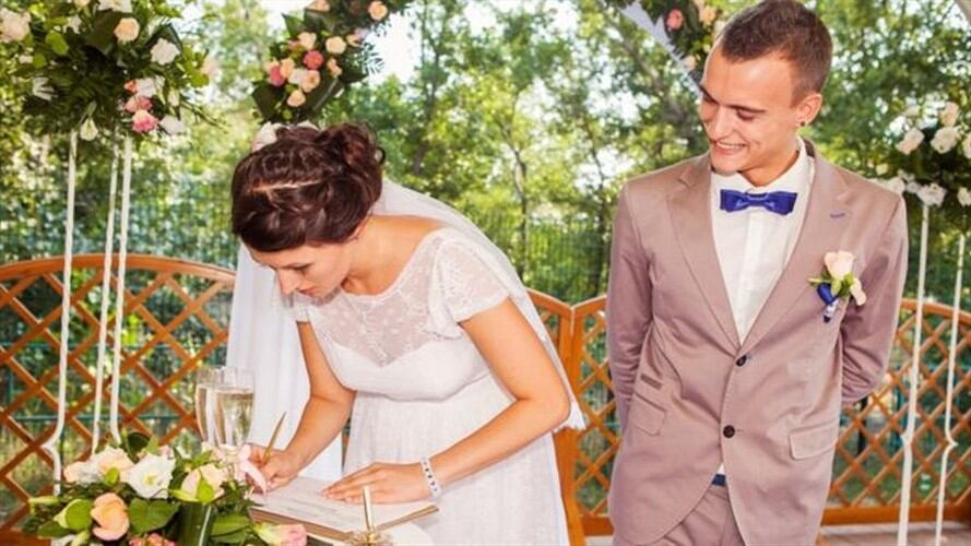 ¿Las firmas a mano se convertirán en algo puramente ceremonial en la era digital? ¿O ni siquiera eso?. Foto: BBC Mundo