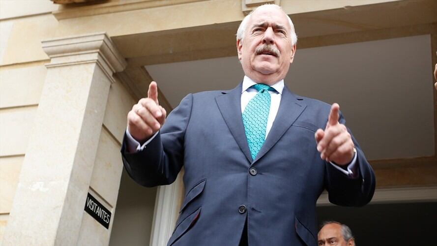 Andrés Pastrana acusó al también exmandatario Juan Manuel Santos de buscar un golpe de estado contra el gobierno del presidente Duque. . Foto: Colprensa