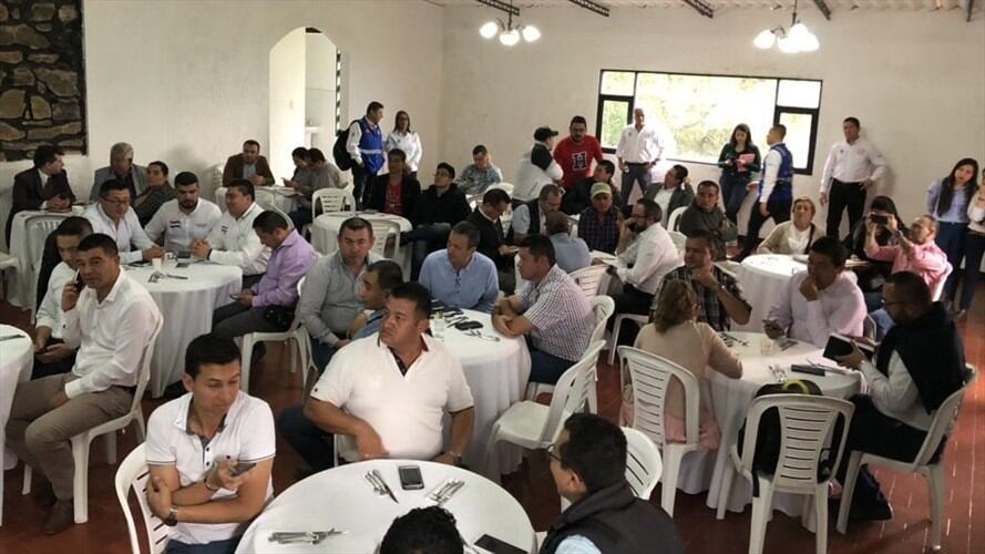 Los alcaldes deberán enviar el listado de los carros que permanentemente pasan por la vía para incluirlos en la tarifa diferencial.. Foto: ANI