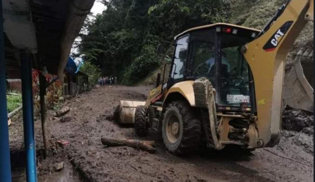 atención de derrumbes en Caldas 