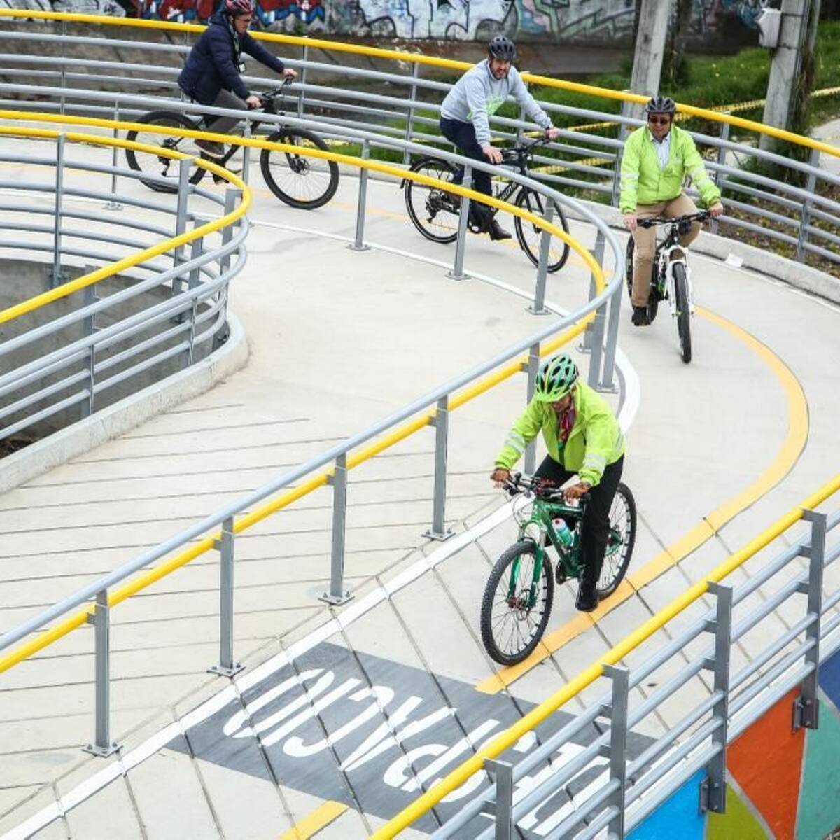 Inauguran ciclopuente en el norte de Bogotá