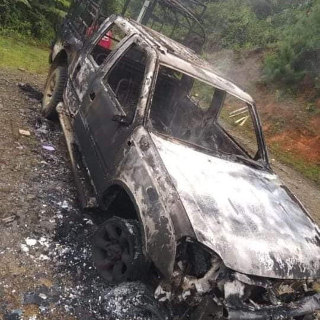 Este es el tercer vehículo incinerado en el Cauca en el marco del paro armado. Crédito: Red de Apoyo Cauca.