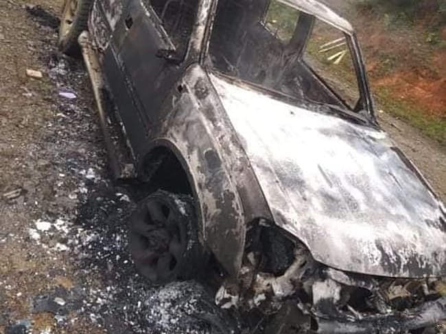 Este es el tercer vehículo incinerado en el Cauca en el marco del paro armado. Crédito: Red de Apoyo Cauca.