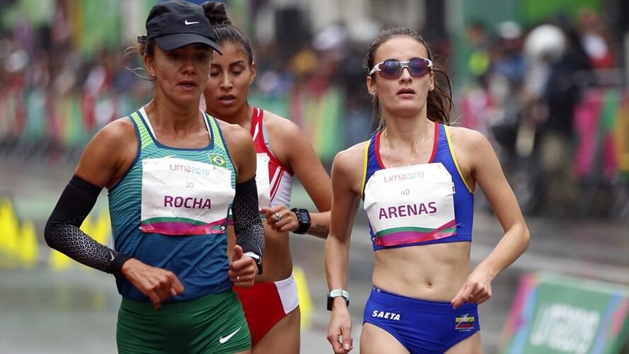 A los 12 kilómetros se quedó la peruana García y a los 15 la colombiana lanzó el ataque definitivo para soltar a la brasileña e ir en busca de la medalla de oro.. Foto: Colprensa