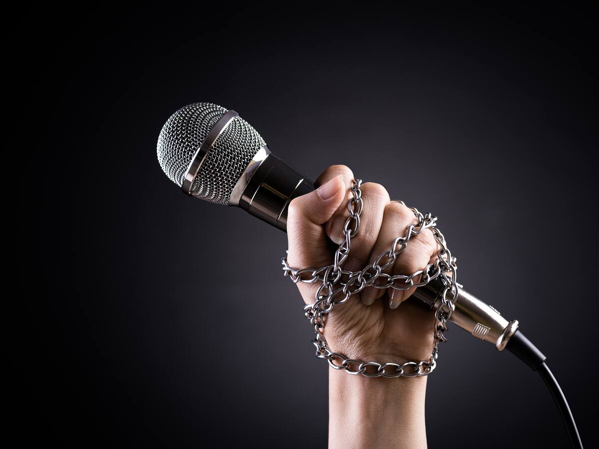 Agresiones y alianzas políticas de medios ponen en riesgo a los periodistas en Colombia, según RSF