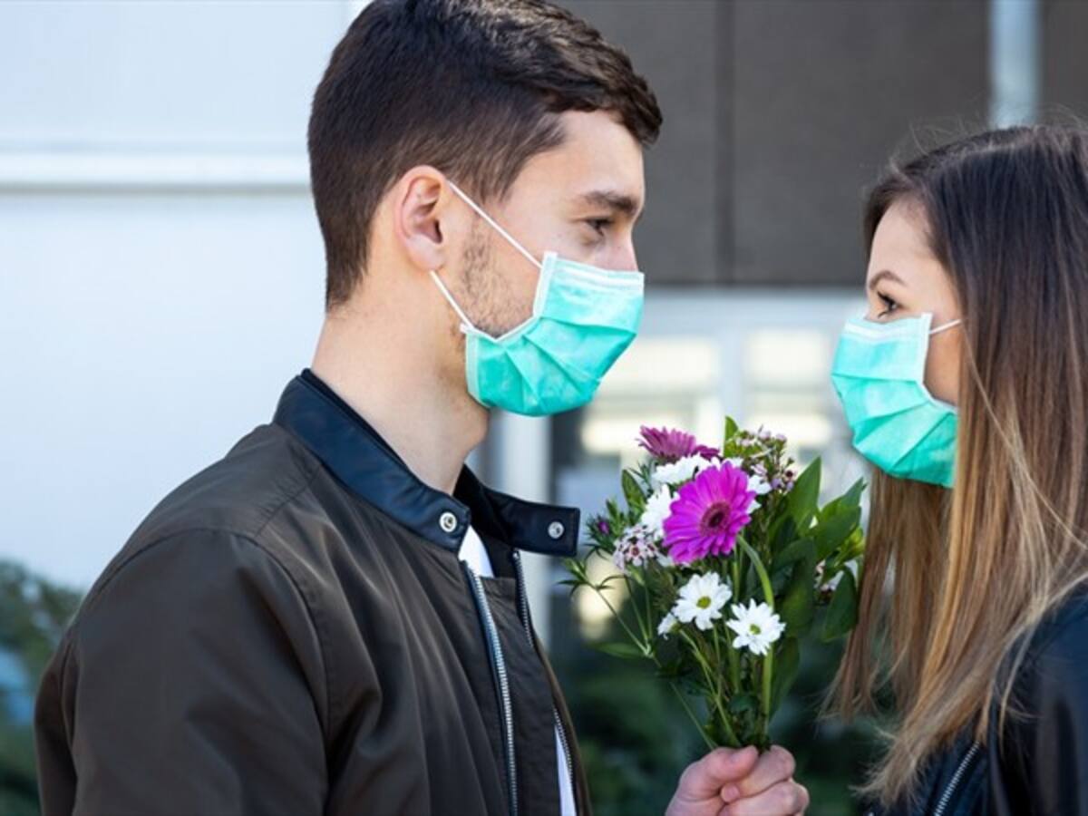 Presumir a la pareja en redes sociales indica que no se es tan feliz con ella, según estudio