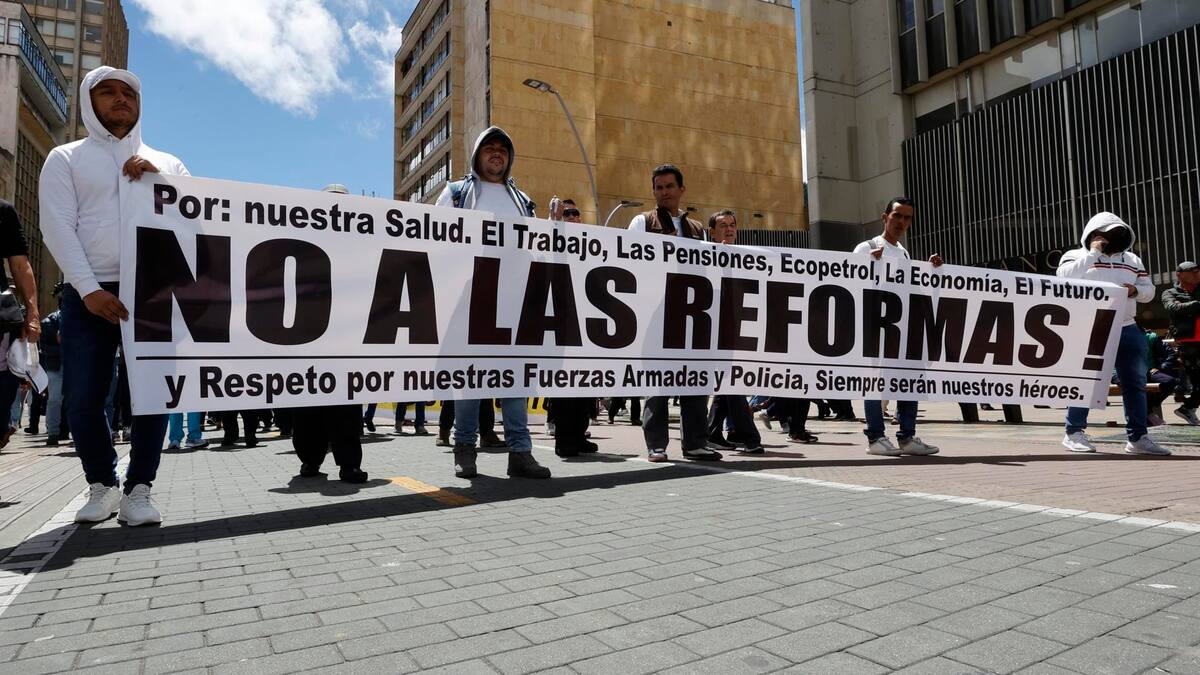 Protestas en Bogotá: miles de ciudadanos salieron a marchar en contra del Gobierno Petro