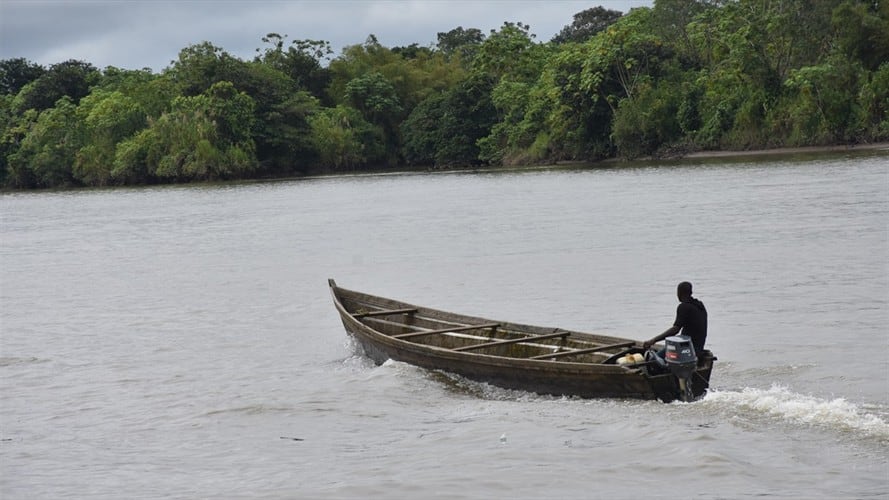 La guerra que estalló en 2019 en los ríos de Bojayá en Colombia. Foto: Agencia Anadolu