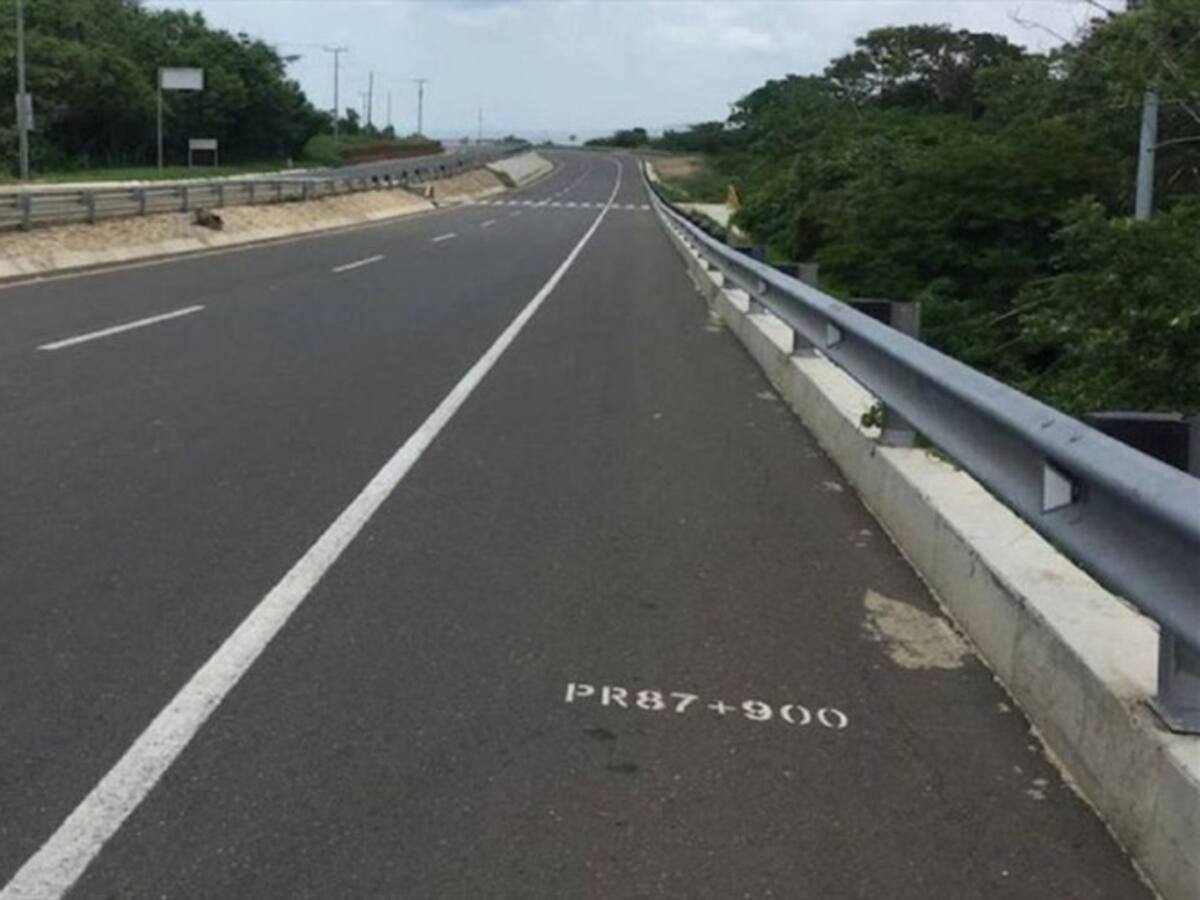 El lío del alumbrado público en la Vía del Mar entre Cartagena y Barranquilla