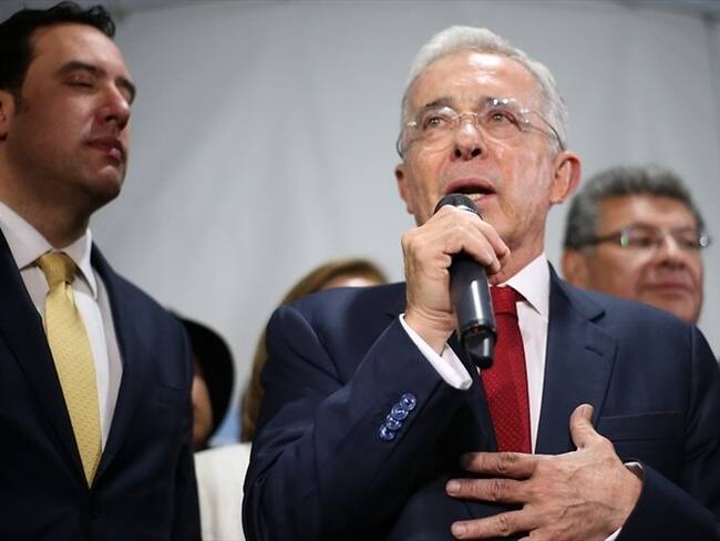 ¿Por qué ONG entregó aportes a familia de Juan Monsalve, testigo en contra de Uribe?