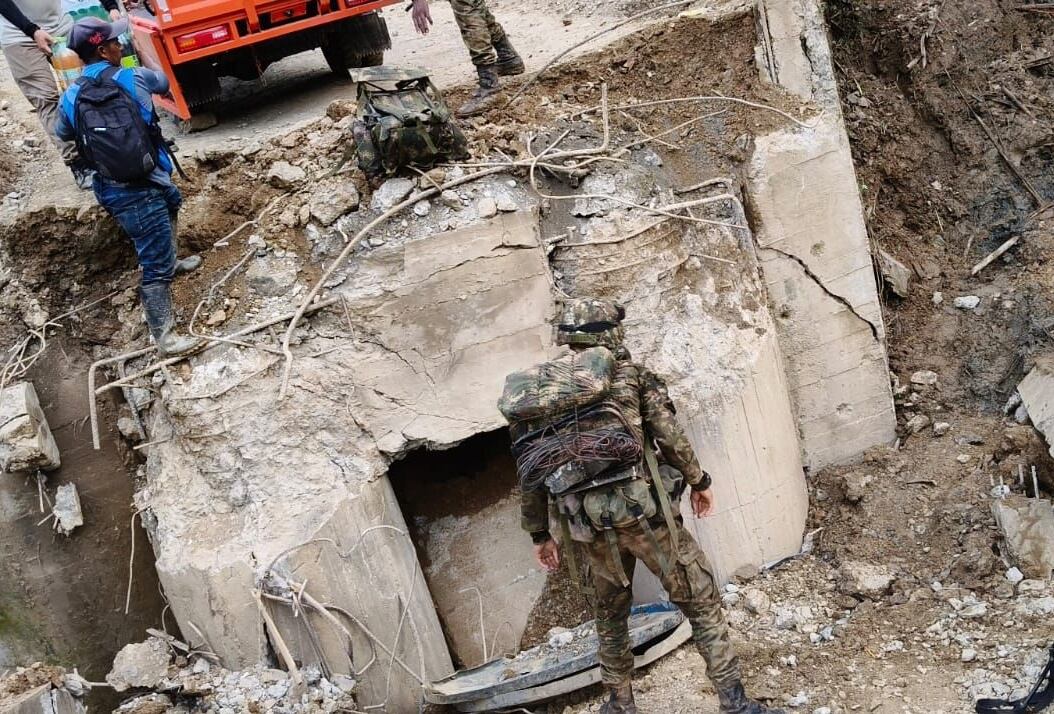 Esta misma infraestructura ya había sido objeto de ataques con explosivos por el actor armado el pasado mes de enero. Crédito: Ejército Nacional.