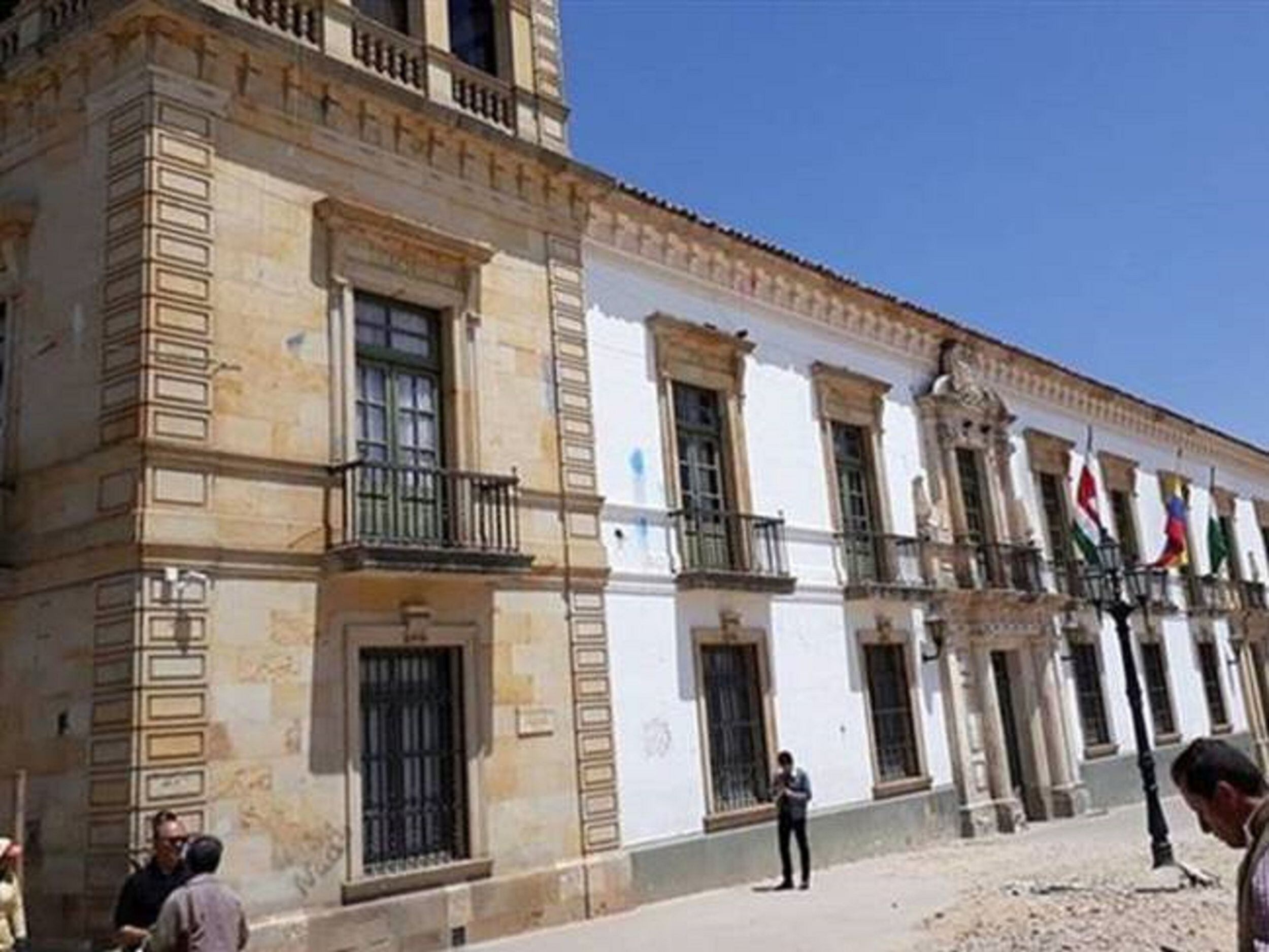 Según el denunciante a un hermano que trabaja en Corpoboyacá le pidieron $300.000 para una campaña. Foto: W Radio. 