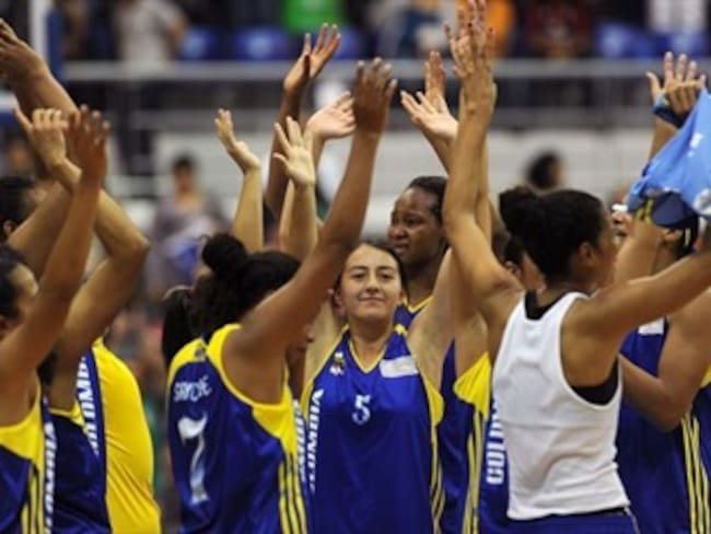Colombia vence a Canadá por apretado 59-57 en básquet femenino