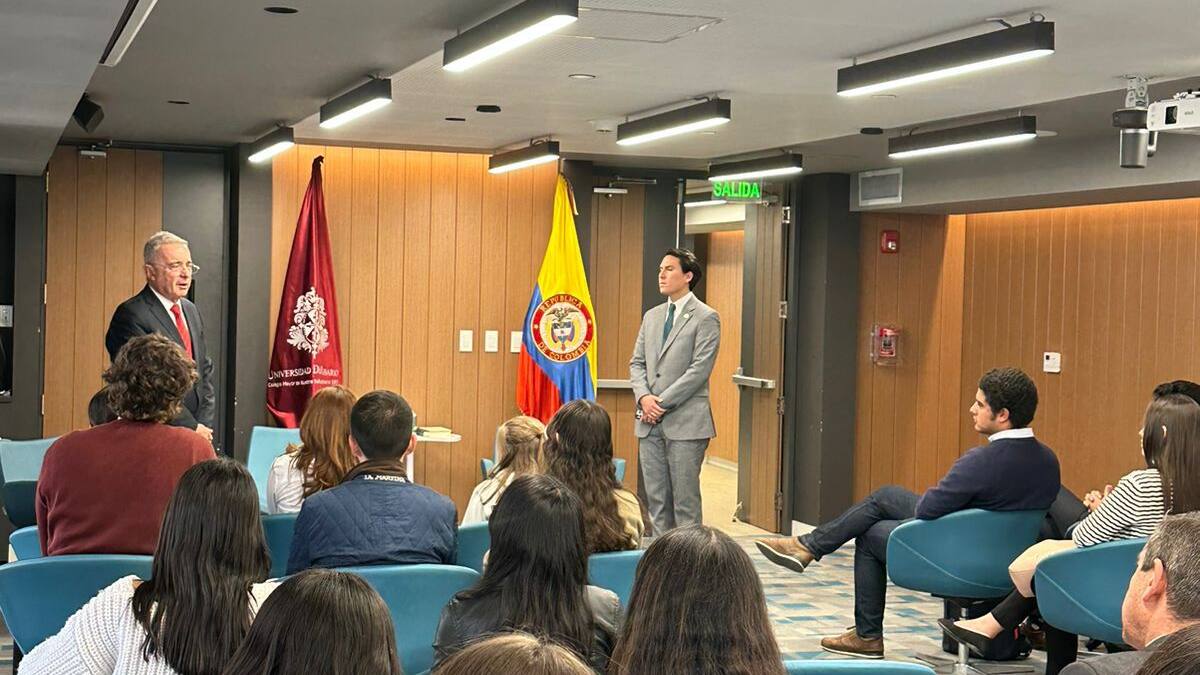 Álvaro Uribe expondrá en universidades su proceso judicial: arrancó en el Rosario