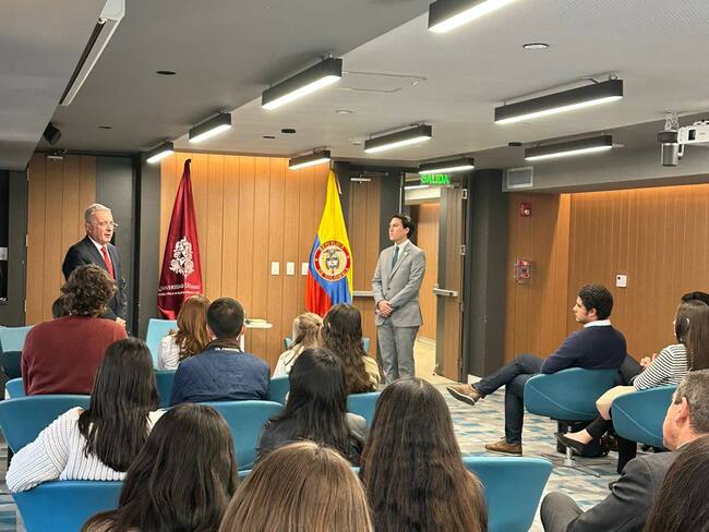 Álvaro Uribe en la Universidad El Rosario