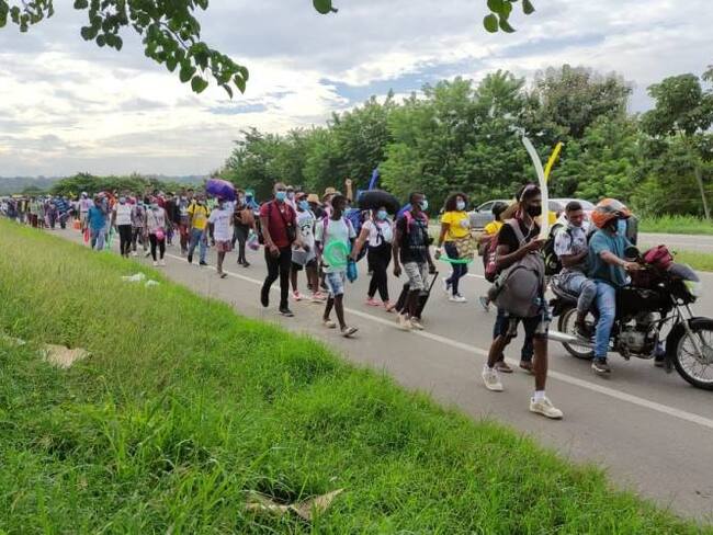 Los marchantes llegaron al municipio de Turbaco y de ahí caminarán hasta la entrada de Cartagena, donde está ubicada la sede de la Gobernación. Crédito: Cortesía.