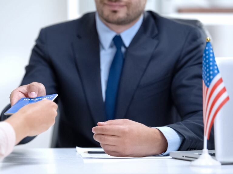 Imagen de referencia aprobación visa // Getty Images