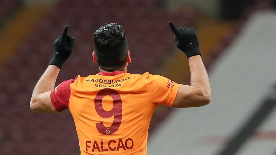 Radamel Falcao García anotó doblete con el Galatasaray ante el Sivasspor. Foto: Ahmad Mora/DeFodi Images via Getty Images