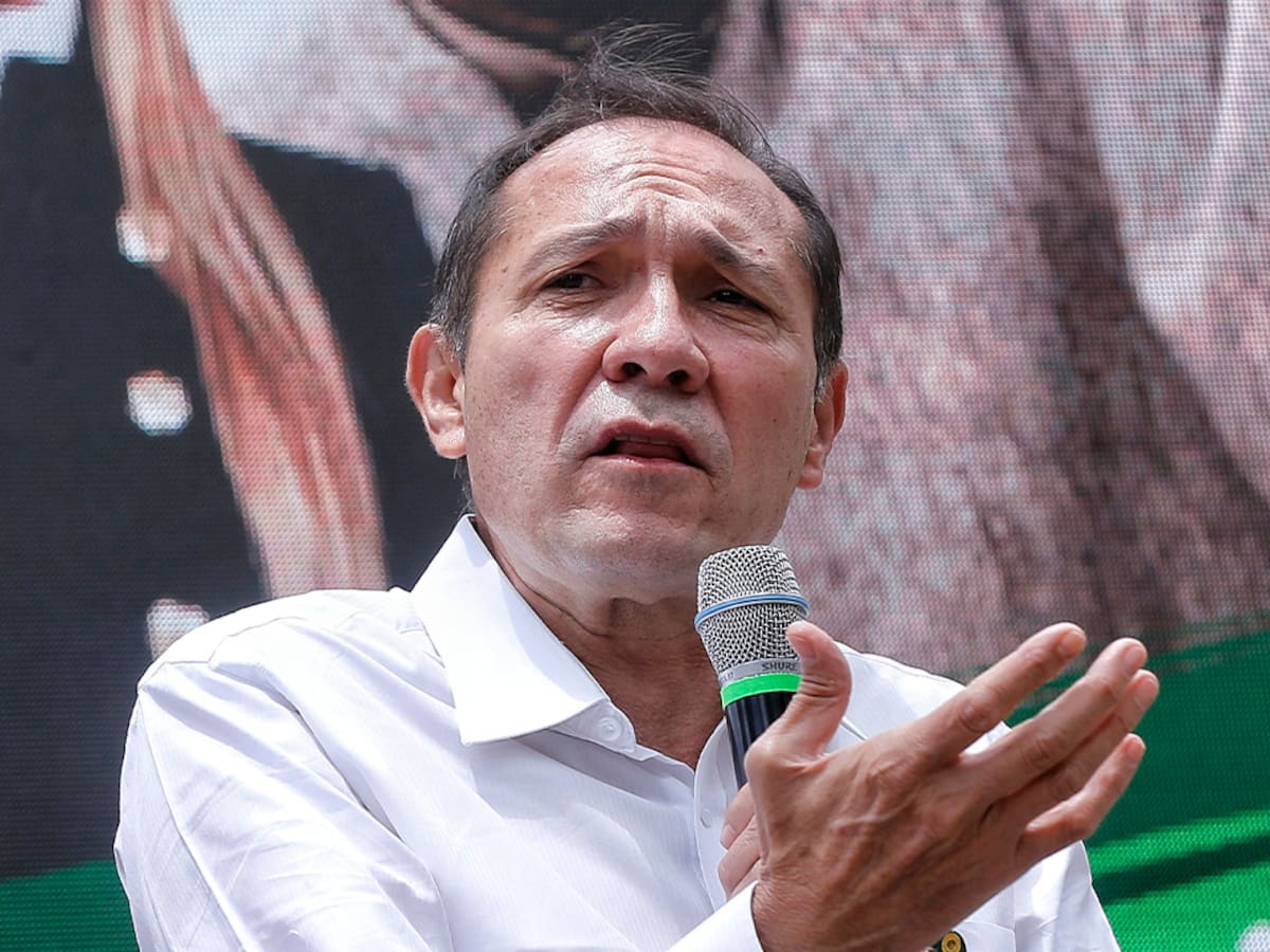 Revocan sanción contra ministro Antonio Sanguino por desacato en tutela de Katherine Miranda