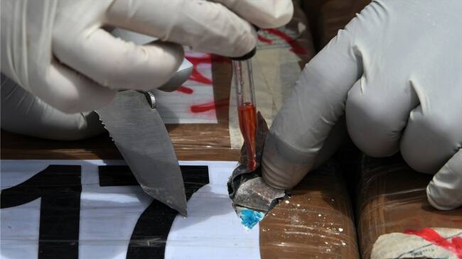 La Policía Nacional anunció la incautación de dos toneladas de coca, transportadas en un semisumergible. Foto: Getty Images