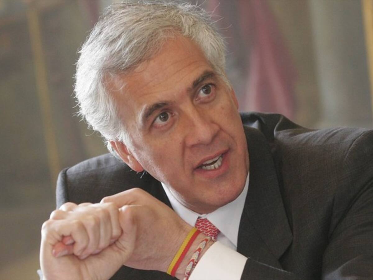 Contraloría sanciona a Samuel Moreno por sobrecostos de troncal de la 26