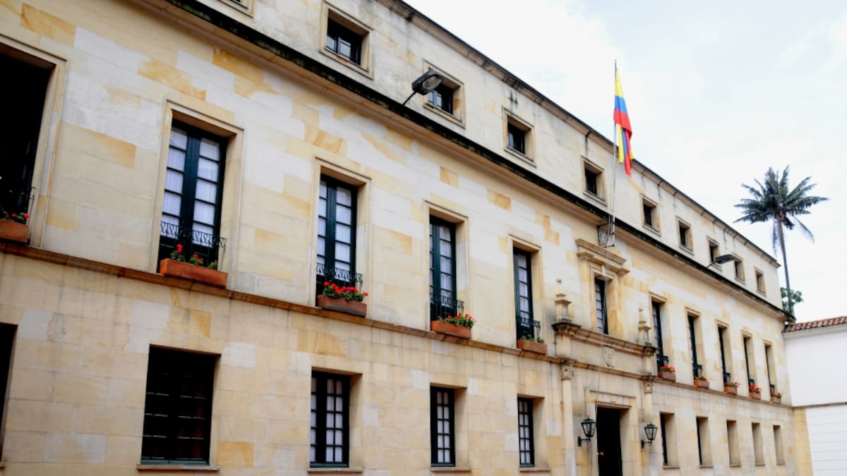 Cancillería niega retraso en servicios consulares tras denuncias por demoras de valijas diplomáticas