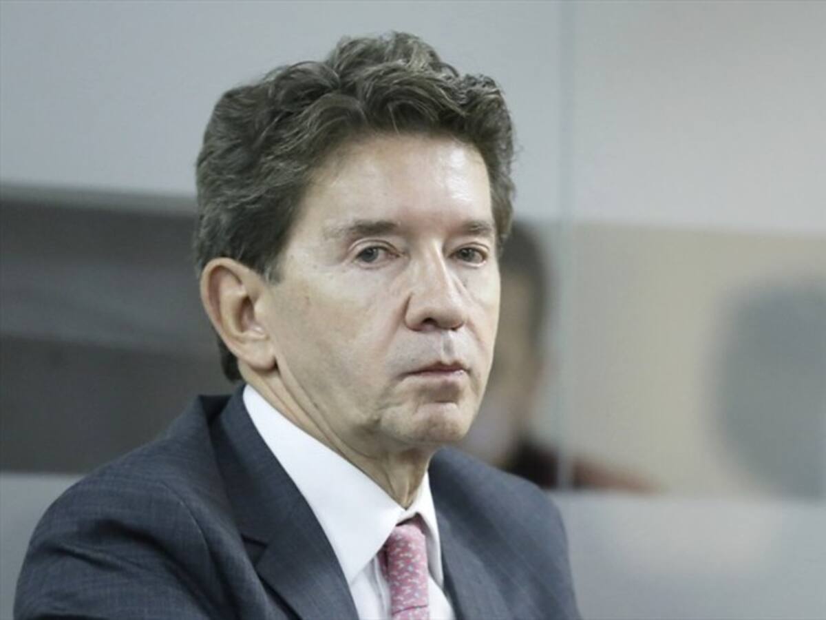 Exgobernador Luis Pérez inscribió su precandidatura presidencial