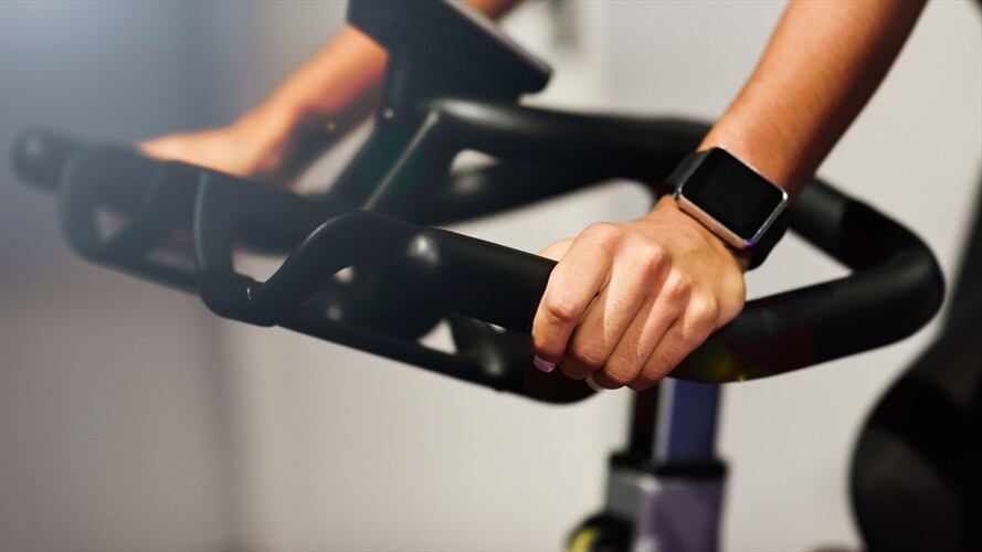 Muchos sectores han adaptado sus maneras de operar para que cumplan con las normas de distanciamiento social.. Foto: Getty Images