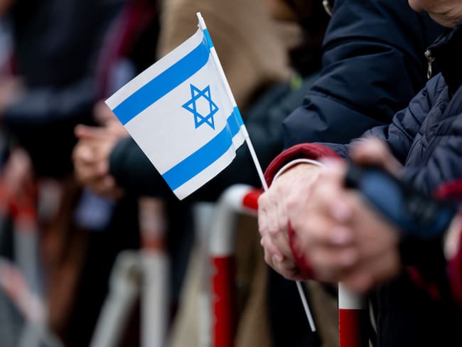 Bandera de Israel. (Photo by Sven Hoppe/picture alliance via Getty Images)