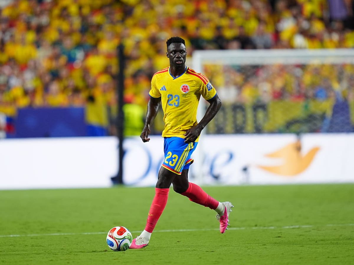 Dávinson Sánchez es el nuevo capitán de la Selección Colombia, tras el adiós de James Rodríguez