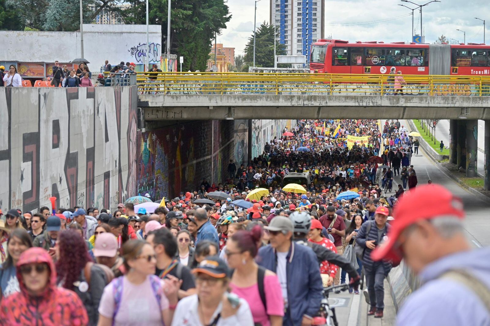 Marchas de maestros y sindicalistas.